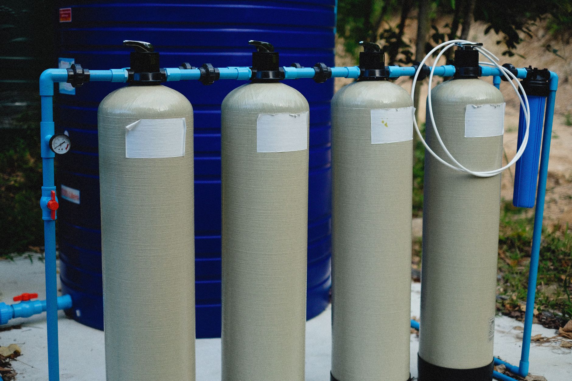 Industrial filtration columns
